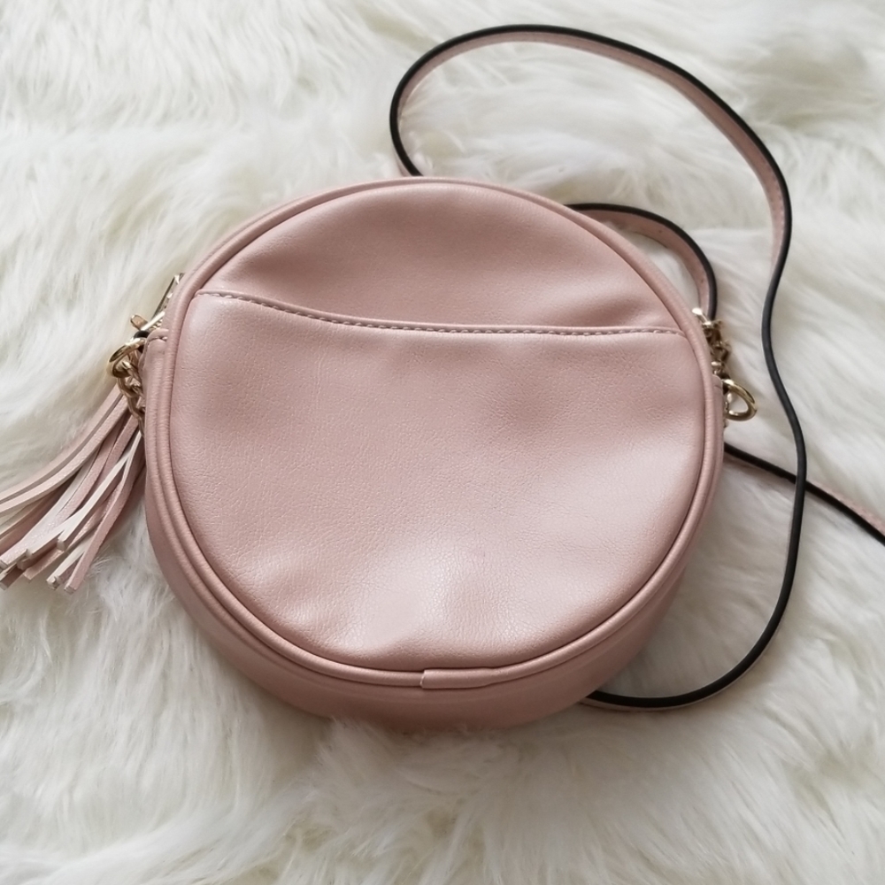 Kelly & Katie Circle Crossbody Bag - Picture 5 of 8